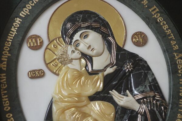 Чудотворный образ Жировичской иконы Божьей Матери в камне на выставке в Минске - Sputnik Беларусь