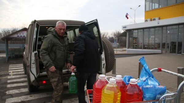 Белорусы доставили гуманитарную помощь в города Донбасса - Sputnik Беларусь