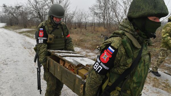 Уничтожение самодельных взрывных устройств военной полицией в Запорожской области - Sputnik Беларусь