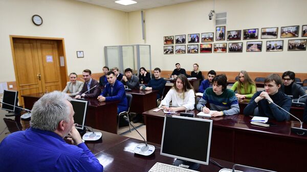 Студенты на лекции - Sputnik Беларусь