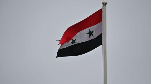 Флаг у посольства Сирии в Минске - Sputnik Беларусь