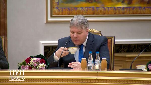 Лукашенко угощал ученых чаем с печенюшками ― видео - Sputnik Беларусь