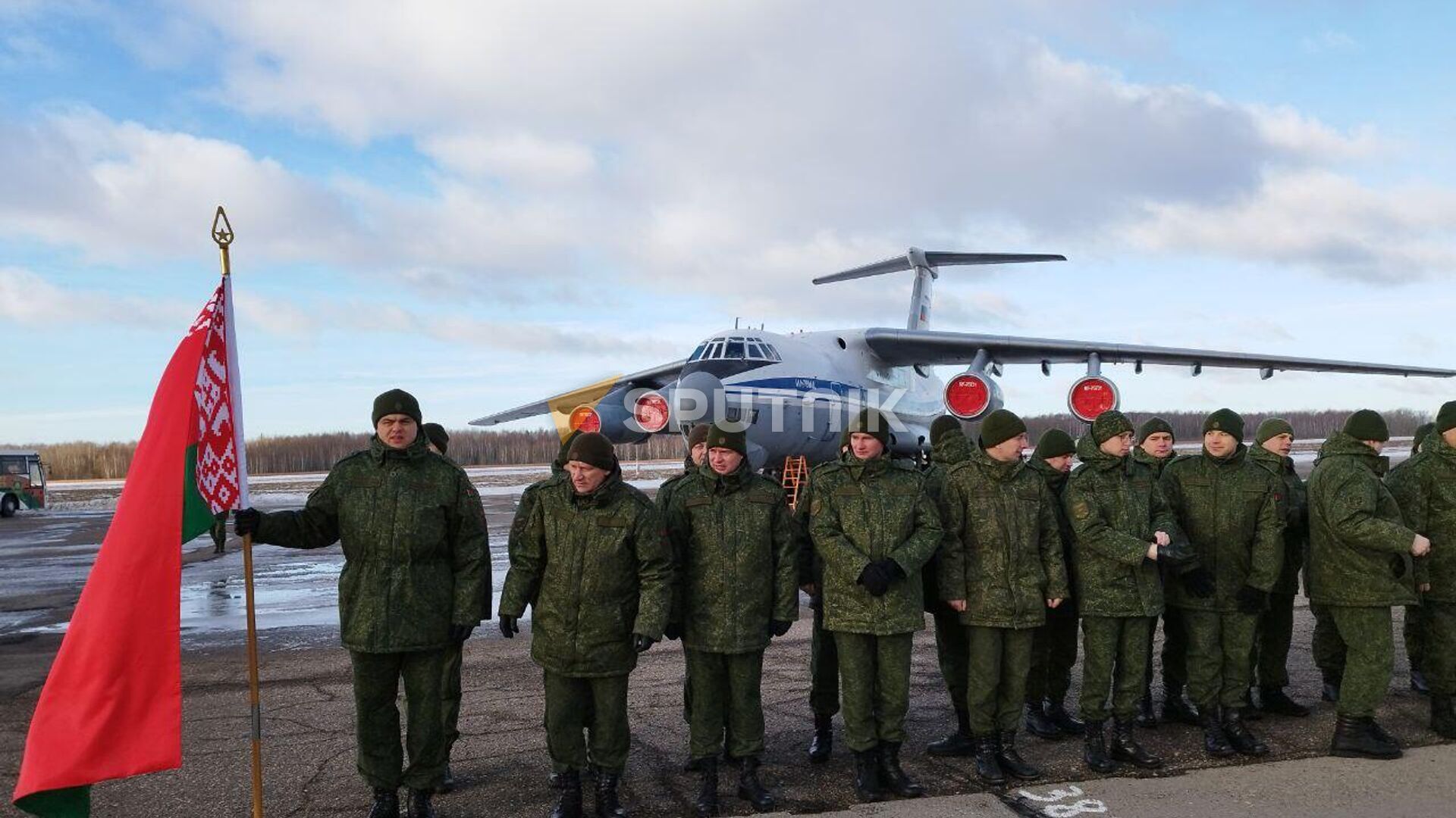 Белорусские военные медики готовятся к отправке в Сирию - Sputnik Беларусь, 1920, 14.02.2023