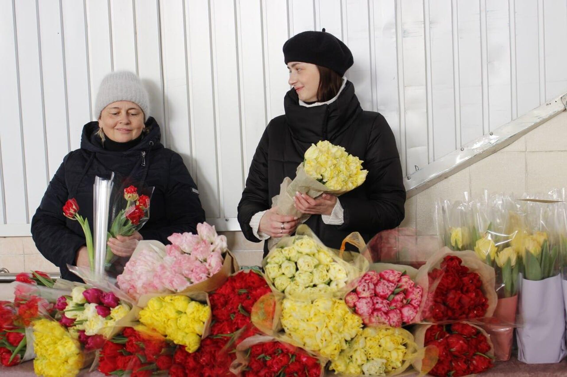 Для Елены и ее дочери тюльпаны – лишь часть бизнеса - Sputnik Беларусь, 1920, 14.02.2023