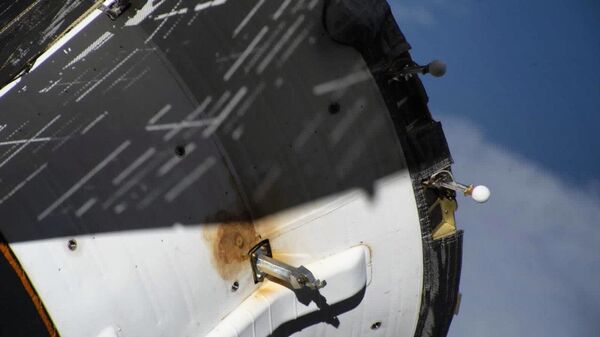Роскосмос показал нарушение обшивки корабля Союз МС -22 с разгерметизированной системой охлаждения - Sputnik Беларусь