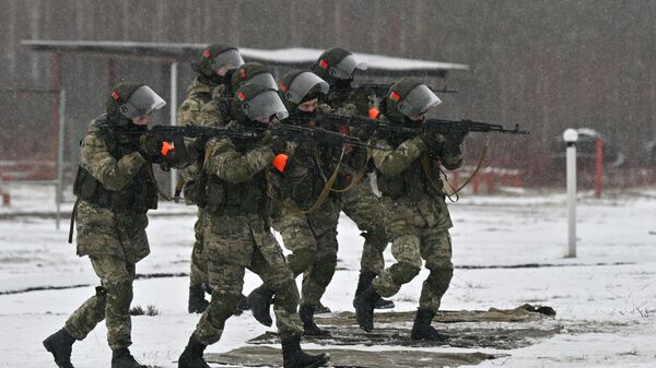 Занятия по огневой и тактической подготовке курсантов Военной академии - Sputnik Беларусь