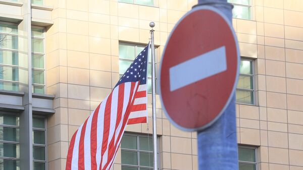 Флаг каля будынка пасольства ЗША ў Расійскай Федэрацыі - Sputnik Беларусь