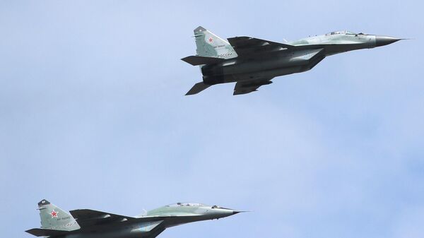 Патруль в небе: боевой вылет истребителей МиГ-31 в зоне СВО попал на видео - Sputnik Беларусь