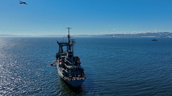 Поисковое судно в Баренцевом море, архивное фото - Sputnik Беларусь