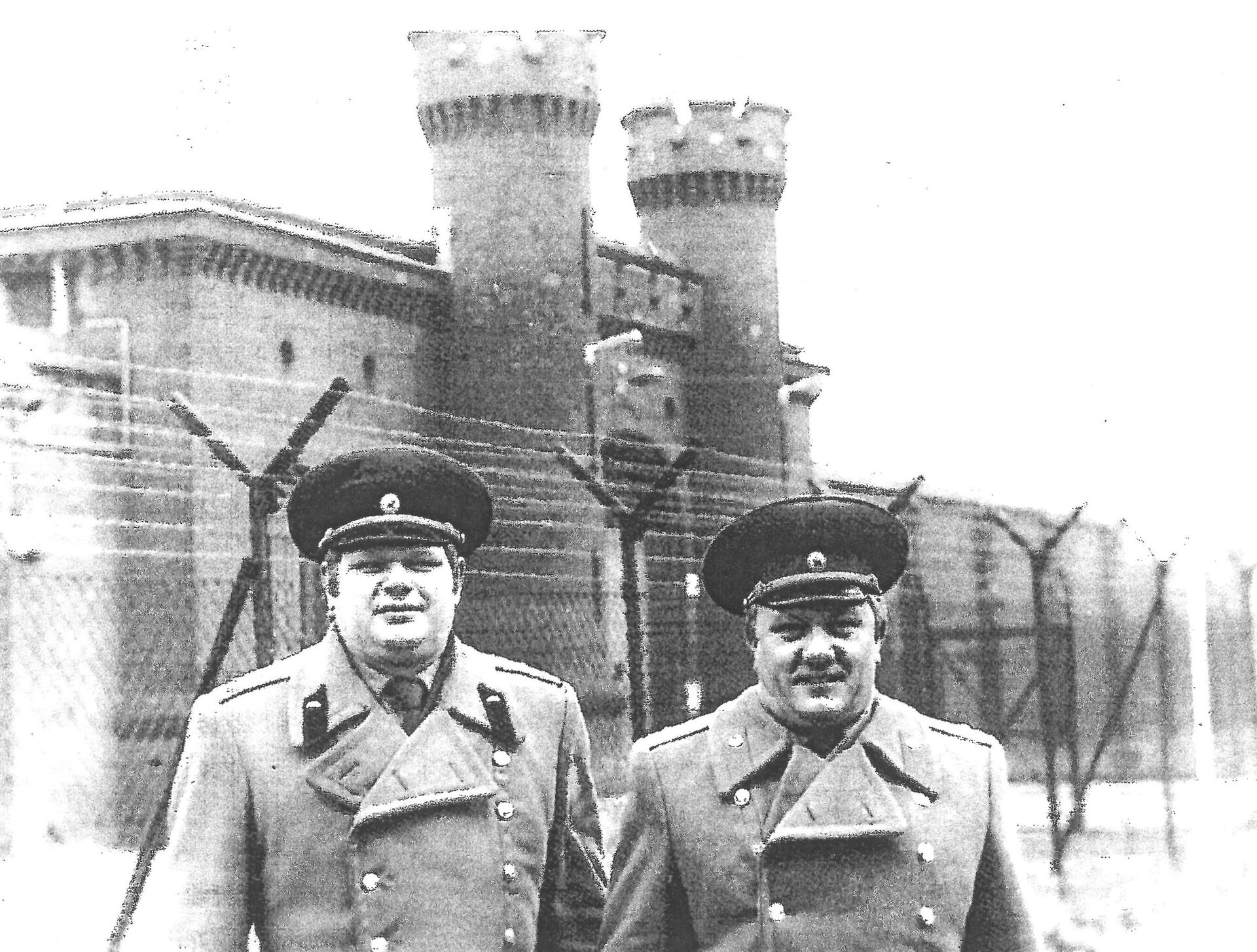 Майор Лев Пименов с майором Хвощей, командиром 133 ОБМС - Sputnik Беларусь, 1920, 07.03.2023