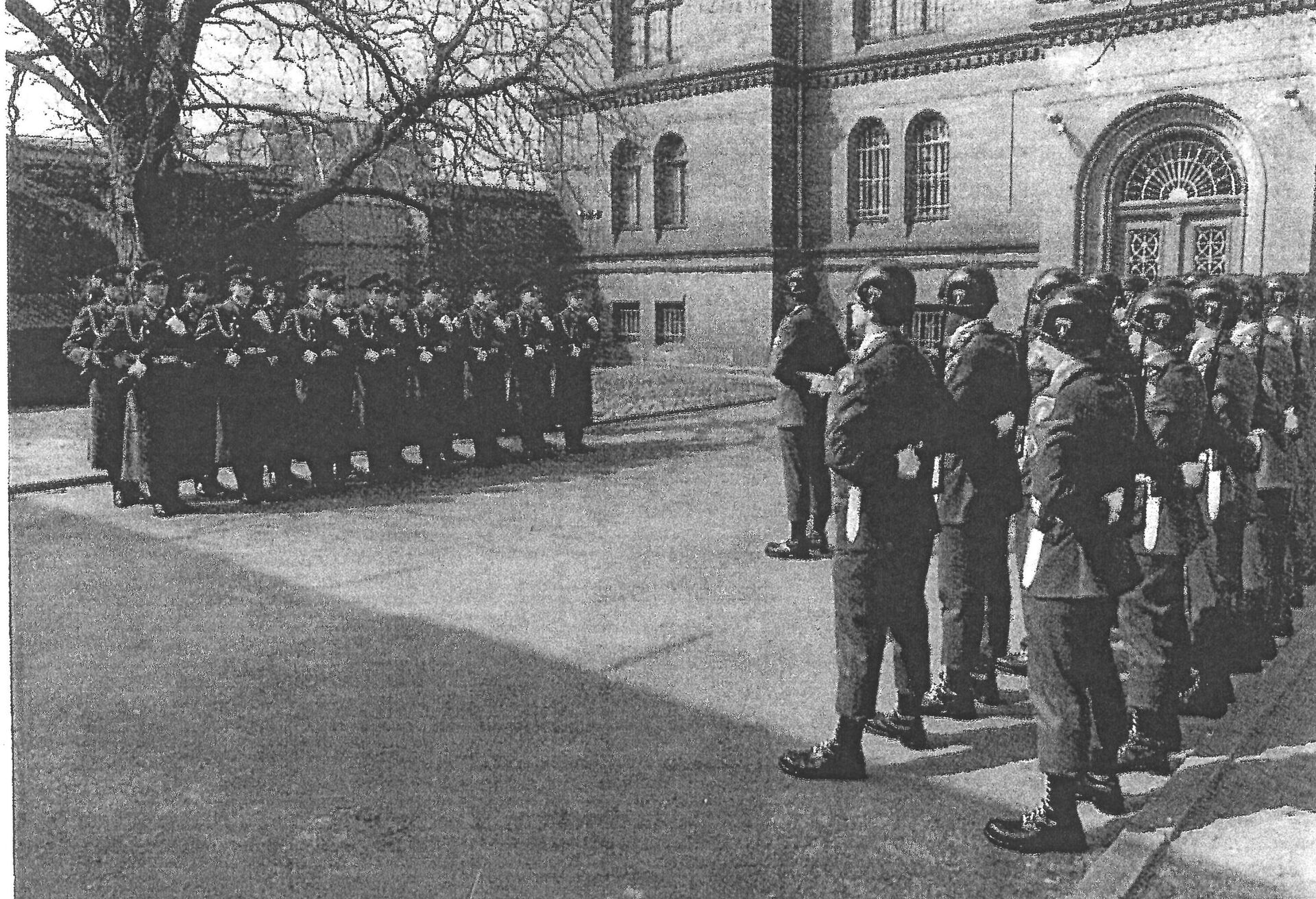 Военнослужащие Советской армии сдают караул американским коллегам - Sputnik Беларусь, 1920, 07.03.2023