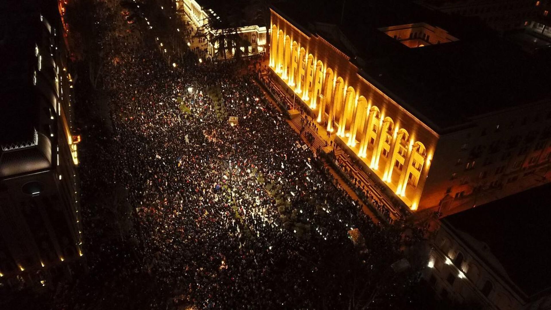 В Тбилиси проходит масштабная акция протеста - Sputnik Беларусь, 1920, 09.03.2023