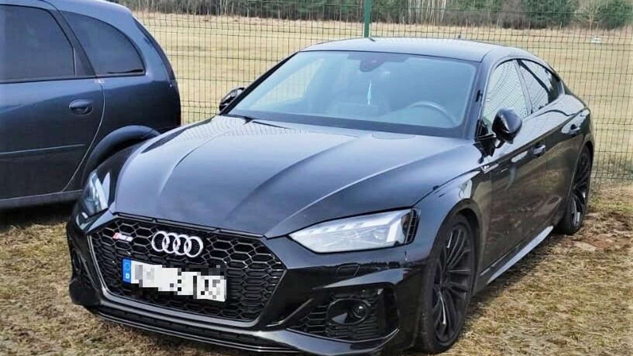 Белорус перегонял из Литвы в Гродно дорогую Audi, но помешал Интерпол -  21.03.2023, Sputnik Беларусь