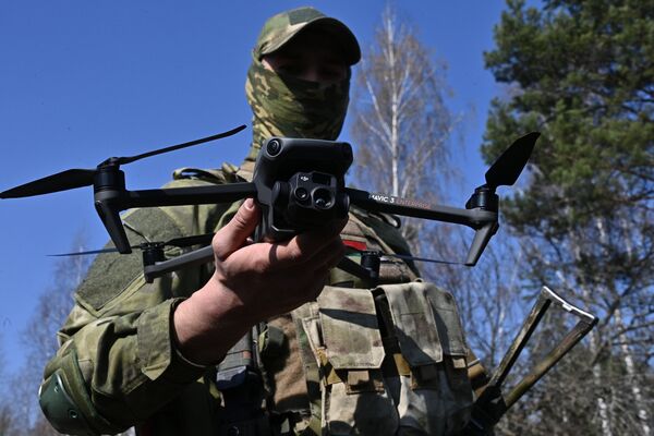 Применение беспилотников десантным подразделением сил специальных операций Беларуси. - Sputnik Беларусь