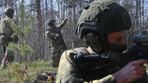 Применение беспилотников десантным подразделением сил специальных операций Беларуси - Sputnik Беларусь