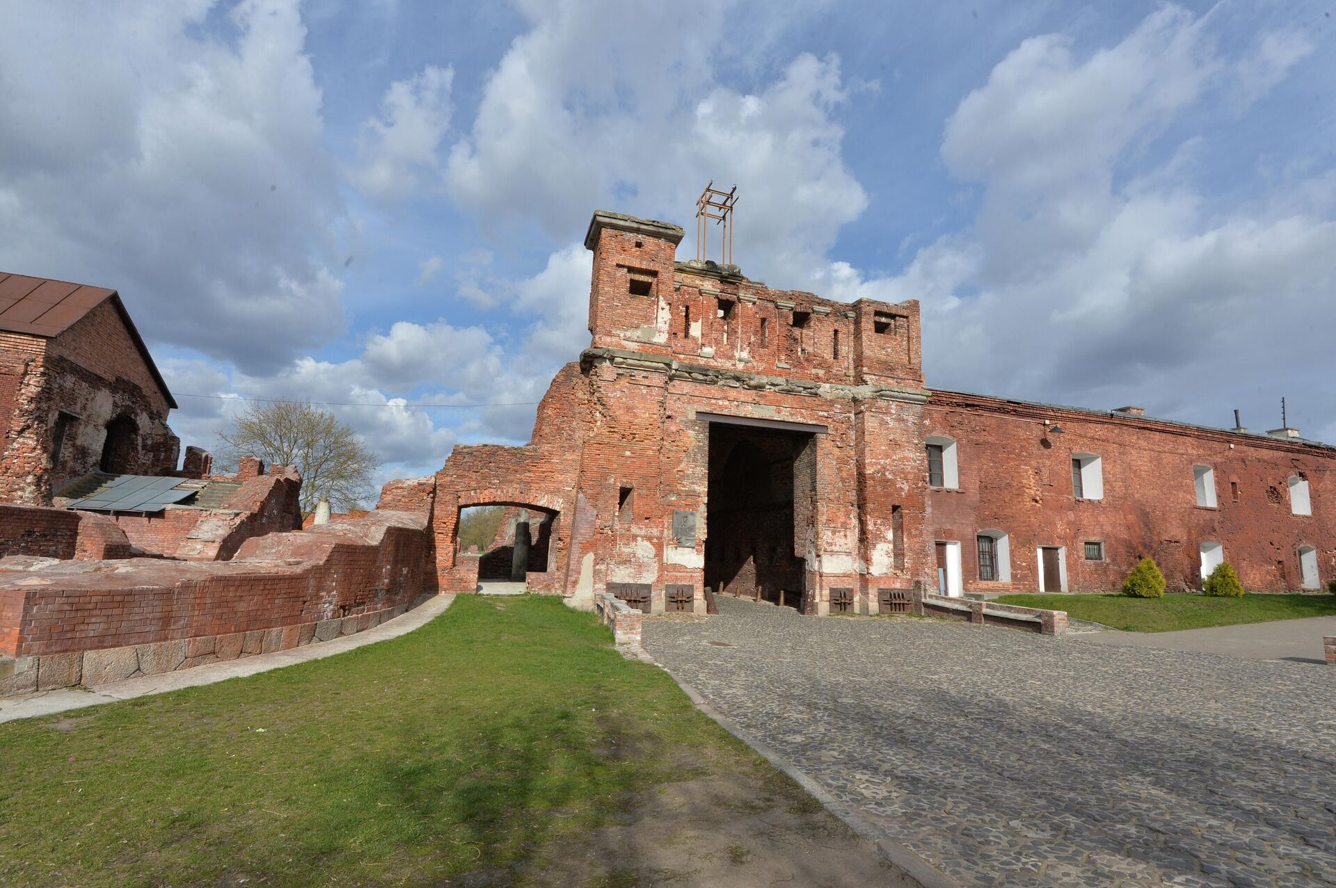 Тереспольские ворота Брестской крепости Тереспольские ворота Брестской крепости - Sputnik Беларусь, 1920, 11.06.2025