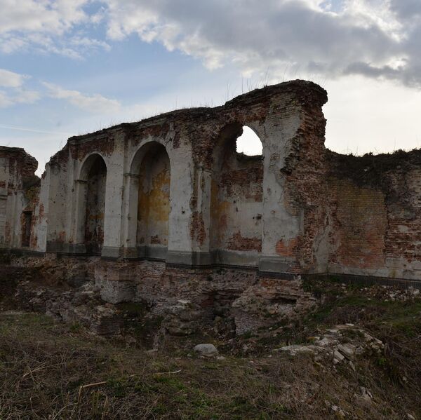 Руины Бернардинского монастыря (позже – военный госпиталь) на Южном острове Брестской крепости сегодня. - Sputnik Беларусь