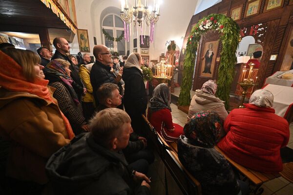 Пасхальное богослужение в храме Святого пророка Илии в деревне Касынь - Sputnik Беларусь