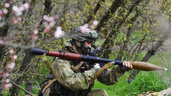 Подготовка штурмовых групп ВДВ на полигоне в южном секторе СВО - Sputnik Беларусь