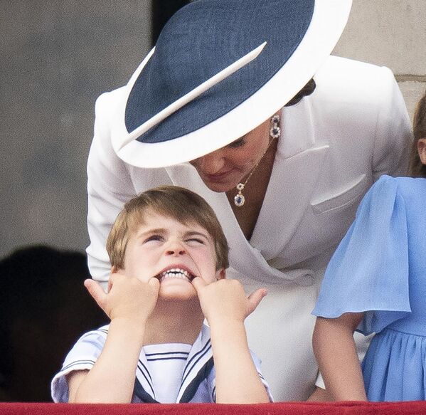 4-летний Луи привлек больше всего внимания мировых СМИ на мероприятиях в честь 70-летия правления королевы Великобритании Елизаветы II в июне прошлого года. - Sputnik Беларусь