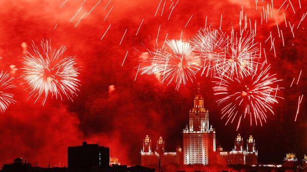 Праздничный салют в Москве в честь Дня Победы - Sputnik Беларусь