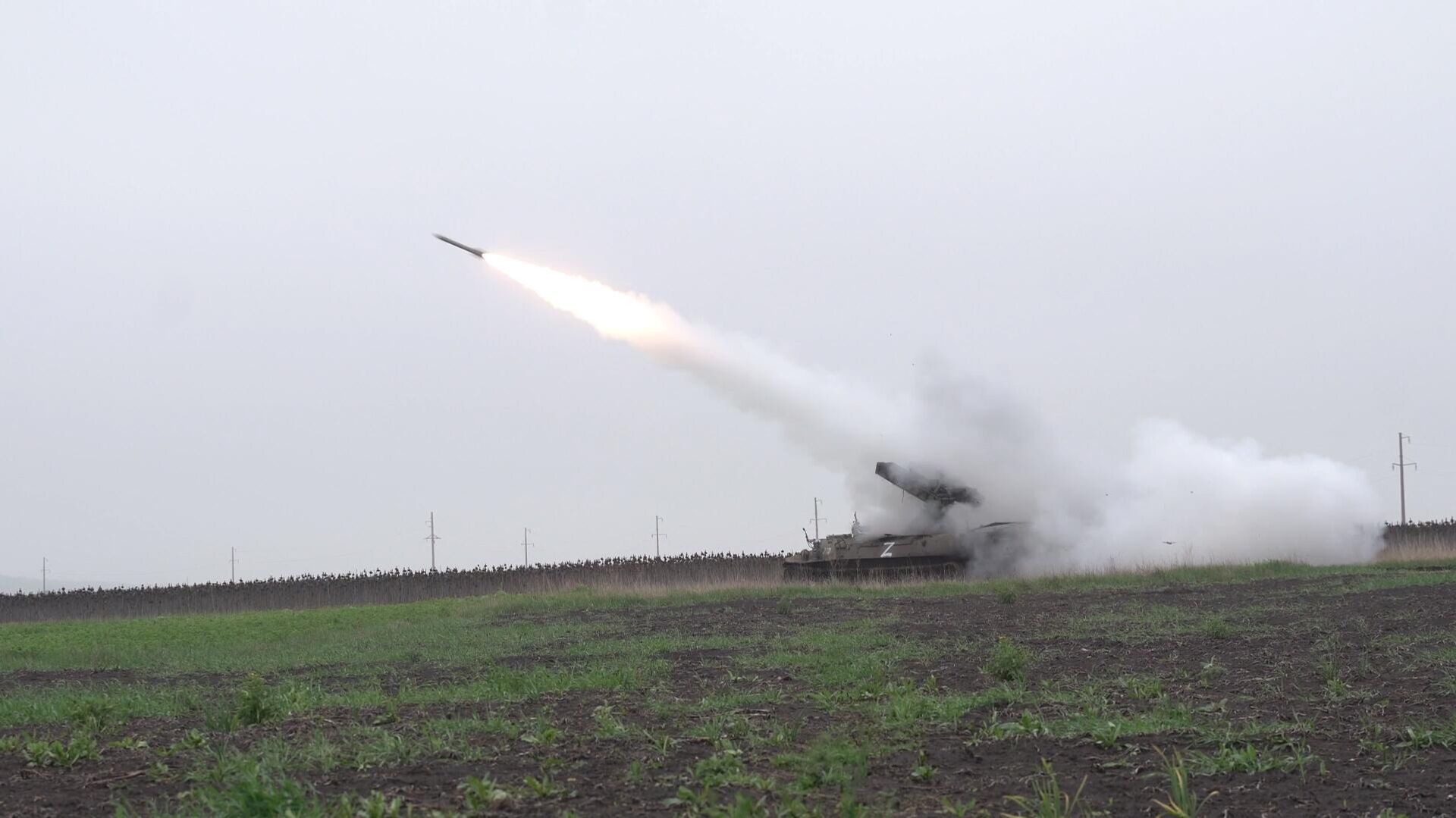 Расчеты ЗРК Стрела-10 Западного военного округа в зоне СВО - Sputnik Беларусь, 1920, 15.05.2024