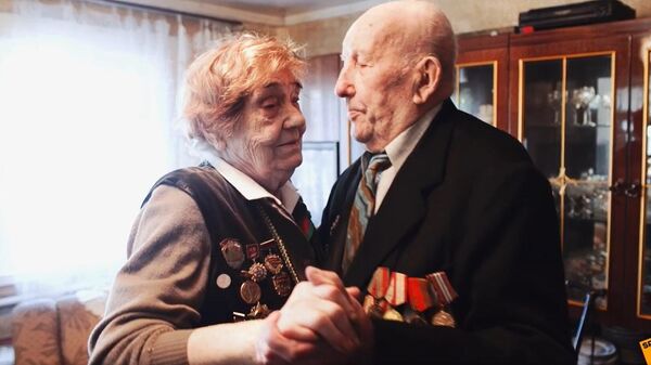 Цените мир: воспоминания о войне и трогательный вальс ветеранов ― видео - Sputnik Беларусь