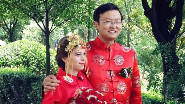 Любовь по фэн-шую: китаец принял крещение и женился на белоруске ― видео - Sputnik Беларусь