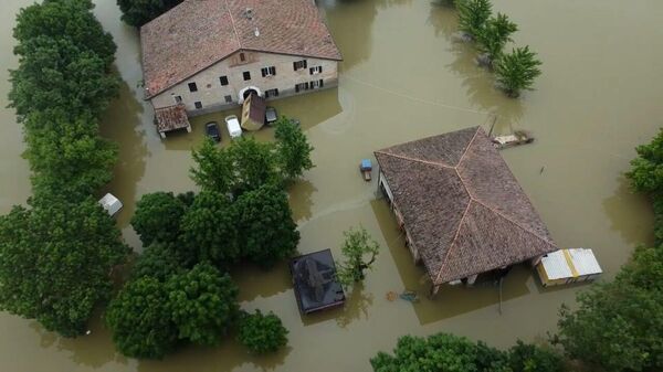Потоп на севере Италии, где отменили Формулу 1 ― видео с дрона - Sputnik Беларусь