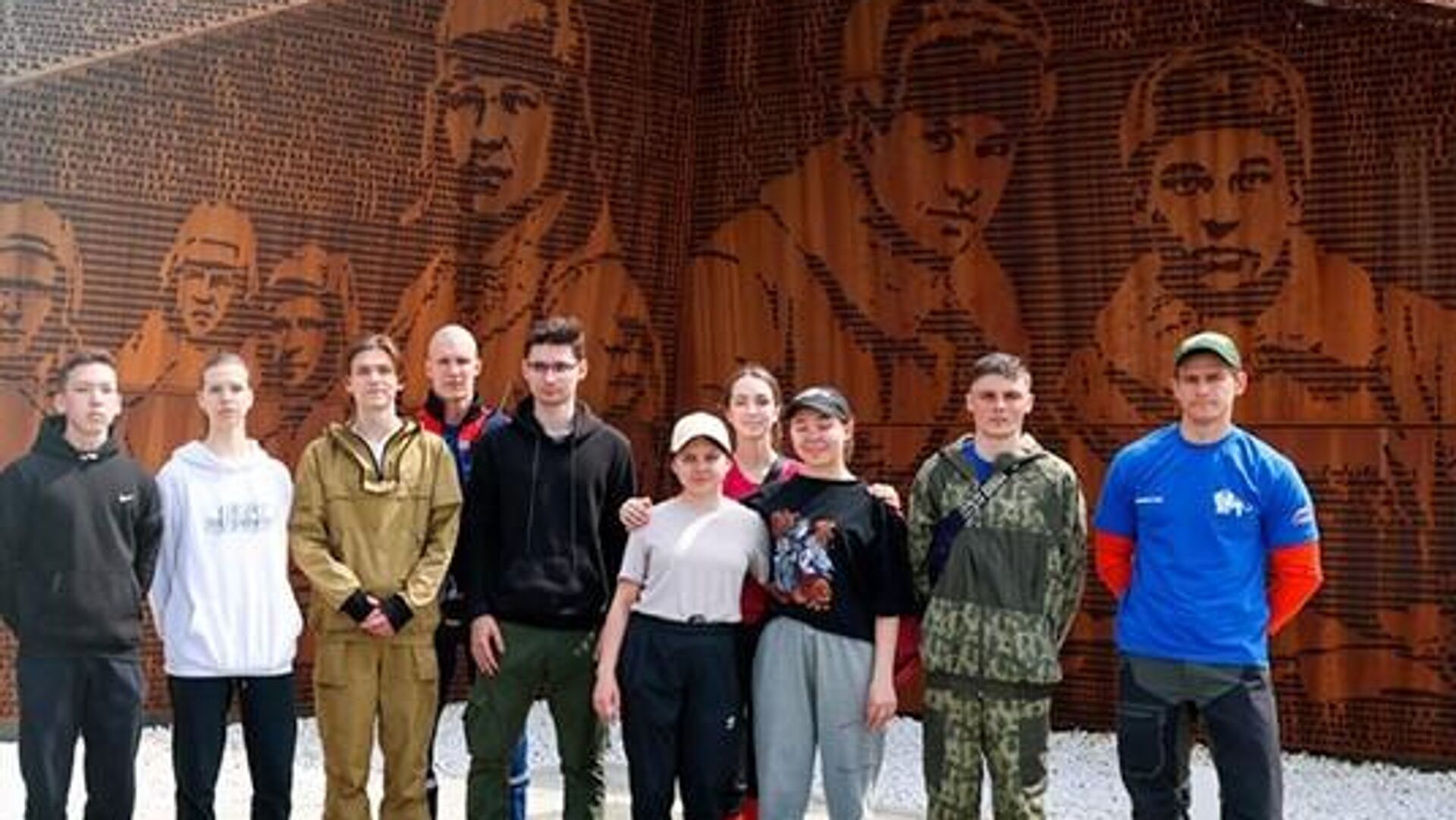 Российские студенты отправились в поход по местам Освейской трагедии  - Sputnik Беларусь, 1920, 23.05.2023