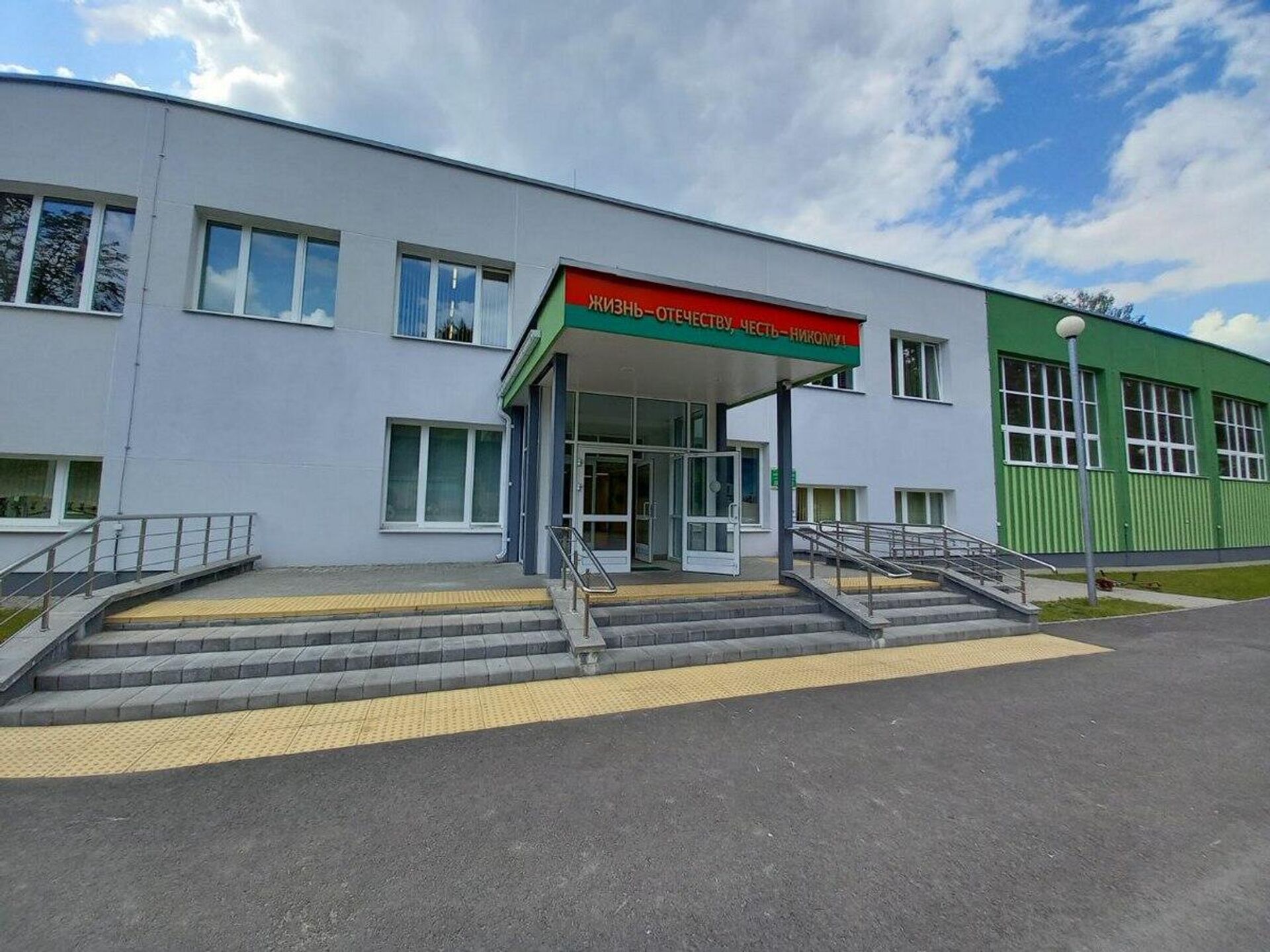 Минское городское кадетское училище отремонтировано 2 года назад - Sputnik Беларусь, 1920, 26.05.2023