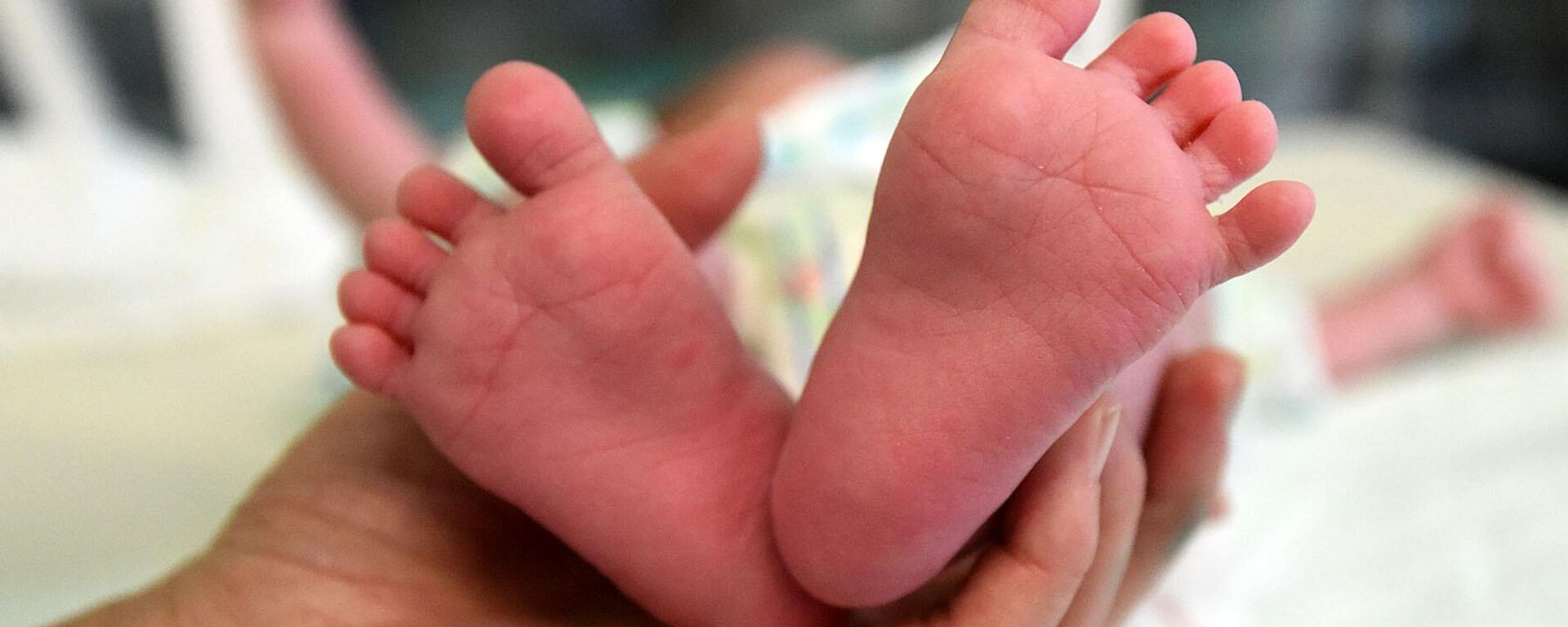 Ножки младенца, архивное фото - Sputnik Беларусь, 1920, 13.07.2025