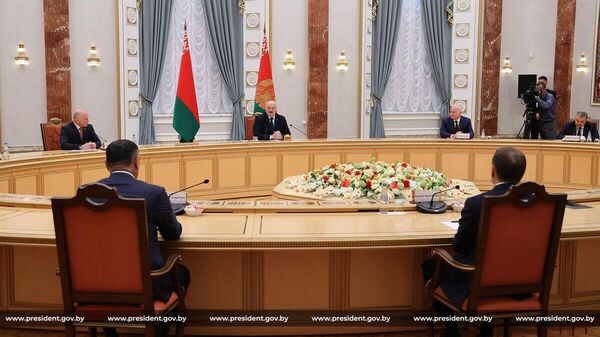 Лукашенко: Беларусь не допустит силового сценария захвата власти ― видео - Sputnik Беларусь
