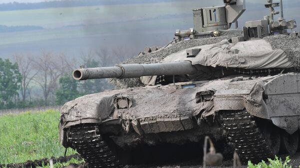 Работа танка Т90-М Прорыв и 120-мм миномета в зоне СВО - Sputnik Беларусь