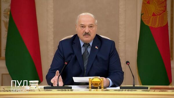 Лукашенко: выходки Запада бесконечно продолжаться не могут - Sputnik Беларусь