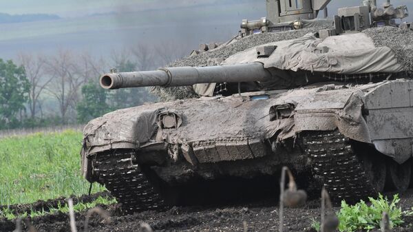 Работа танка Т90-М Прорыв в зоне СВО - Sputnik Беларусь