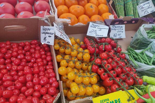 Овощи на Комаровском рынке - Sputnik Беларусь