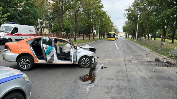 Нетрезвая минчанка разбила каршеринговое авто - Sputnik Беларусь