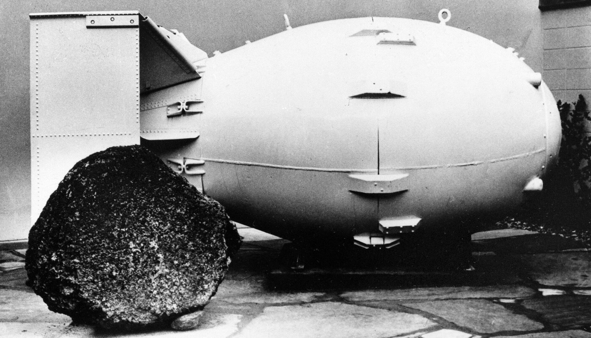 Ядерная бомба типа Толстяк, испытанная на полигоне Тринити и сброшенная на Нагасаки в 1945 году - Sputnik Беларусь, 1920, 07.07.2023