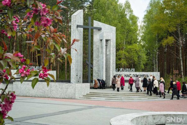 Хатынь, за якую ніхто не адказаў: у Беларусі аднаўляюць памяць пра Олу - Sputnik Беларусь