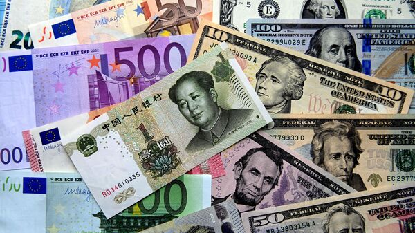 Банкноты евро, долларов США и китайских юаней - Sputnik Беларусь