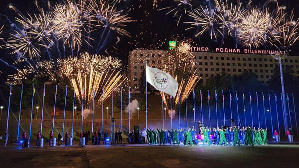 На Славянке подняли флаг фестиваля - Sputnik Беларусь
