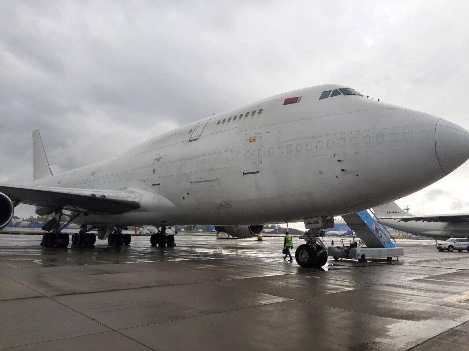 Самый большой в Республике Беларусь самолет Boeing 747-329SF - Sputnik Беларусь, 1920, 26.07.2023