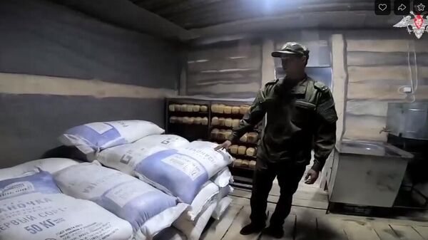 Военные показали, как устроена подземная полевая кухня в зоне СВО ― видео - Sputnik Беларусь