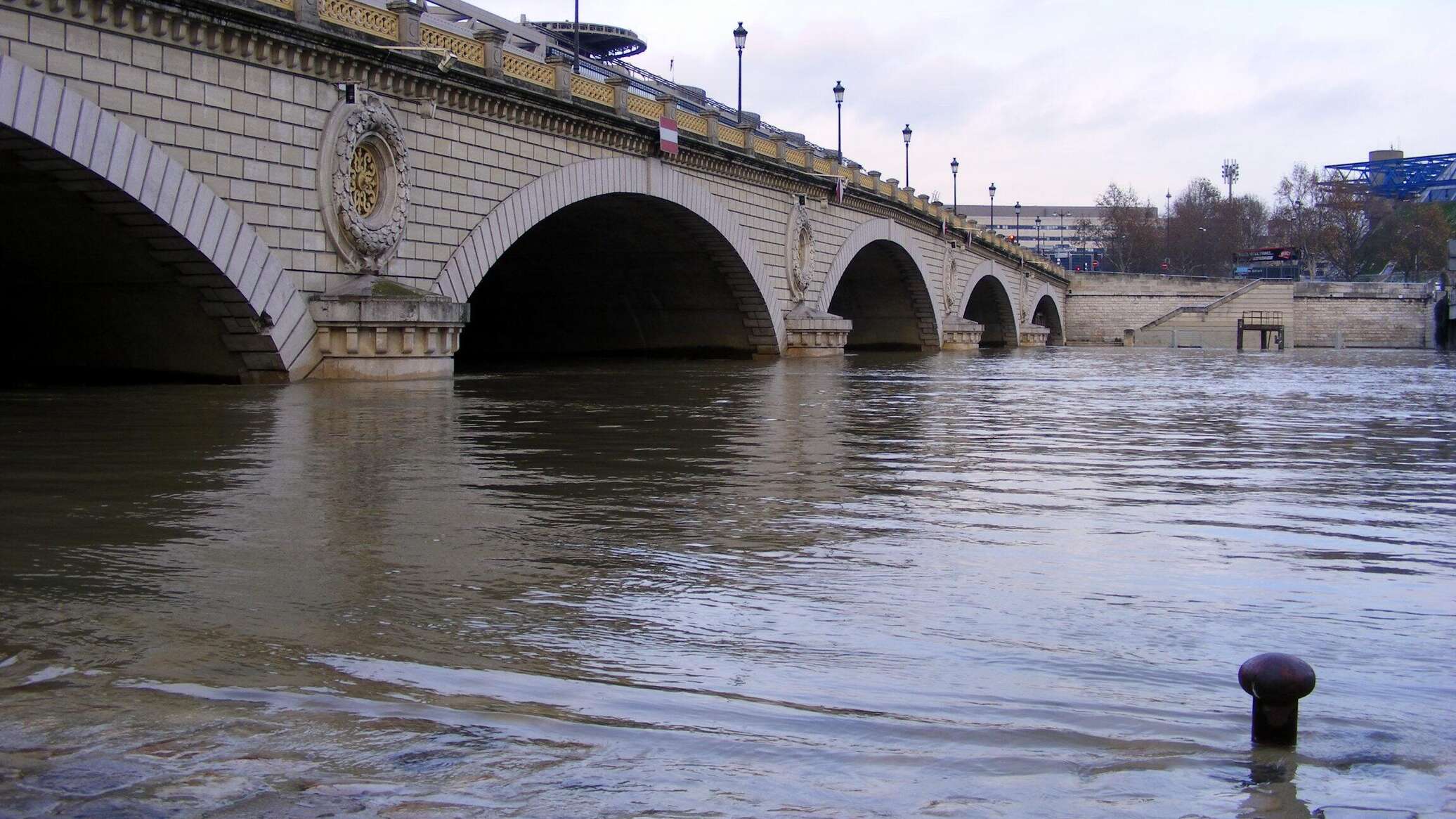 Вода в сенне. Париж разрушен наводнением. Вода в сенне. Вода в сенне. Вода в сенне.
