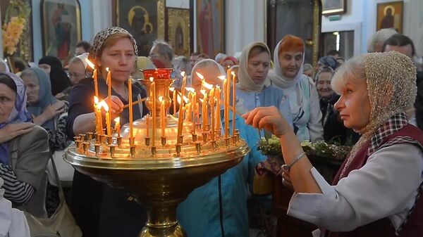 Православные верующие празднуют Медовый спас - Sputnik Беларусь