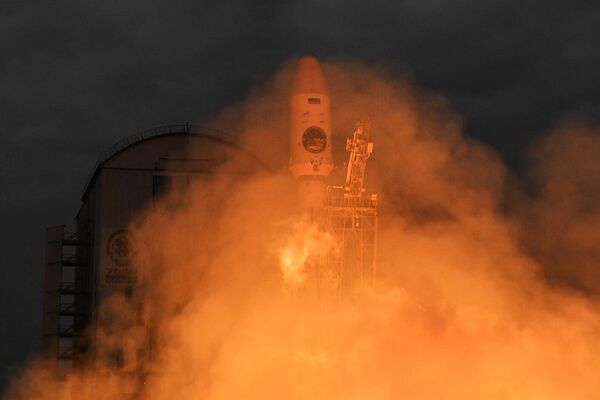 Ракета &quot;Союз 2.1б&quot; стартовала с космодрома Восточный в 2:11 по минскому времени. - Sputnik Беларусь
