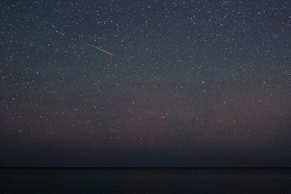 Звездное небо на острове Гавдос, в самой южной точке Греции и Европы, рано утром в воскресенье, 13 августа 2023 года. - Sputnik Беларусь