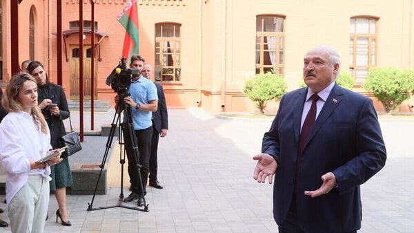 Аляксандр Лукашэнка 25 жніўня наведвае Беларускі дзяржаўны ўніверсітэт - Sputnik Беларусь