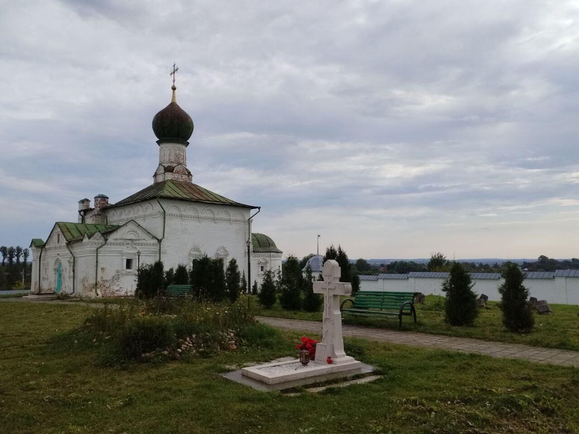 Могила игумена Даниила. - Sputnik Беларусь, 1920, 31.08.2023